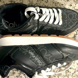 Calvin Klein women sneaker US 9.5